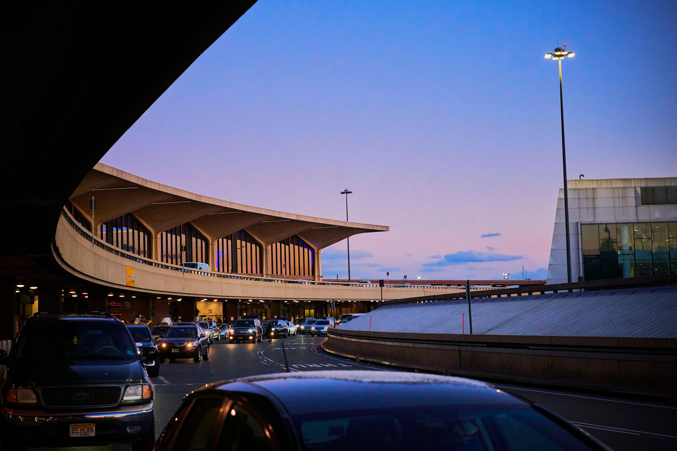 20-minute ride to nearby Newark Liberty National Airport